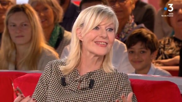 Chantal Ladesou fait des confidences intimes à Michel Drucker sur ses ébats amoureux avec son mari Michel Ansault dans "Vivement dimanche" sur France 3.