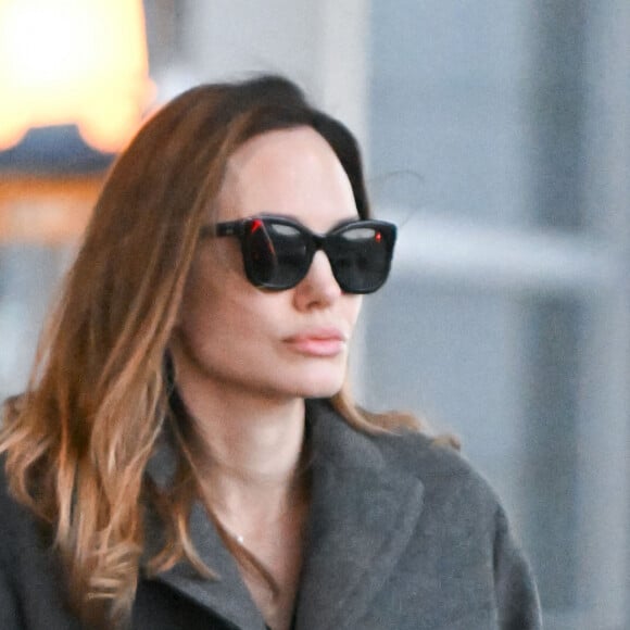 Exclusif - Angelina Jolie arrive à l'aéroport JFK à New York le 19 février 2023.