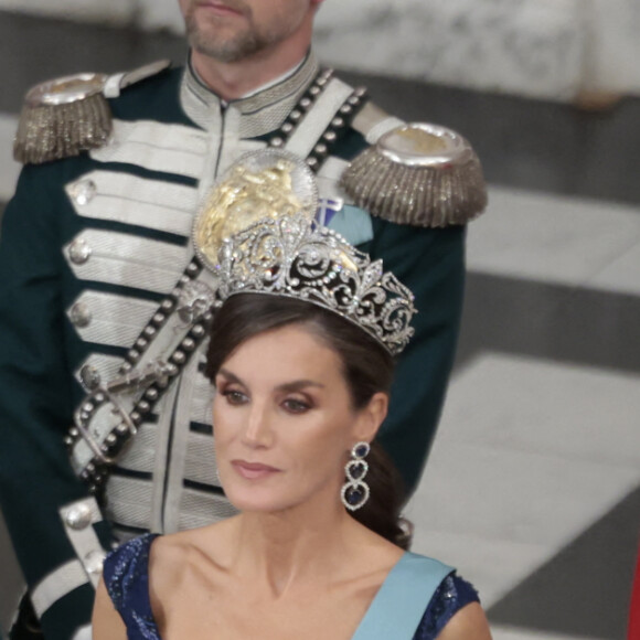 La reine Margrethe II de Danemark, la reine Letizia d'Espagne et le prince Frederik au banquet d'Etat donné au château de Christiansborg à Copenhague le 6 novembre 2023. Le couple royal d'Espagne est présent pour une visite de trois jours au Danemark. Photo : Stefan Lindblom/Stella Pictures/ABACAPRESS.COM