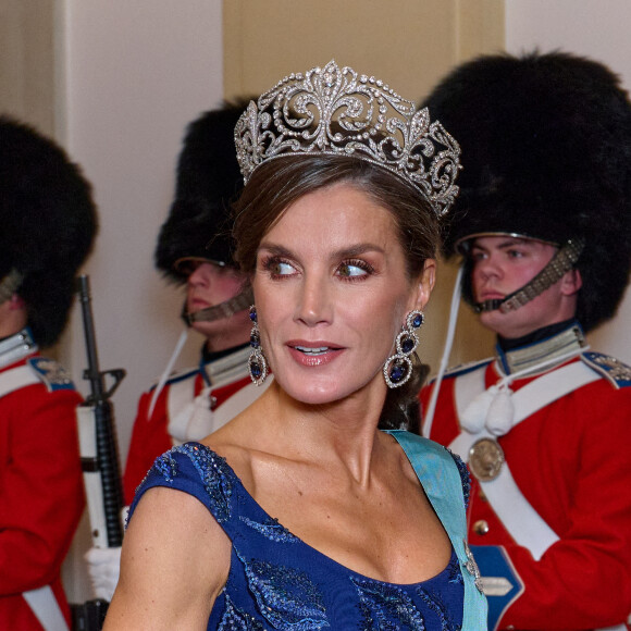 La reine Letizia d'Espagne et le Prince Frederik de Danemark au banquet d'Etat donné au château de Christiansborg à Copenhague le 6 novembre 2023. Le couple royal d'Espagne est présent pour une visite de trois jours au Danemark. Photo : Stefan Lindblom/Stella Pictures/ABACAPRESS.COM