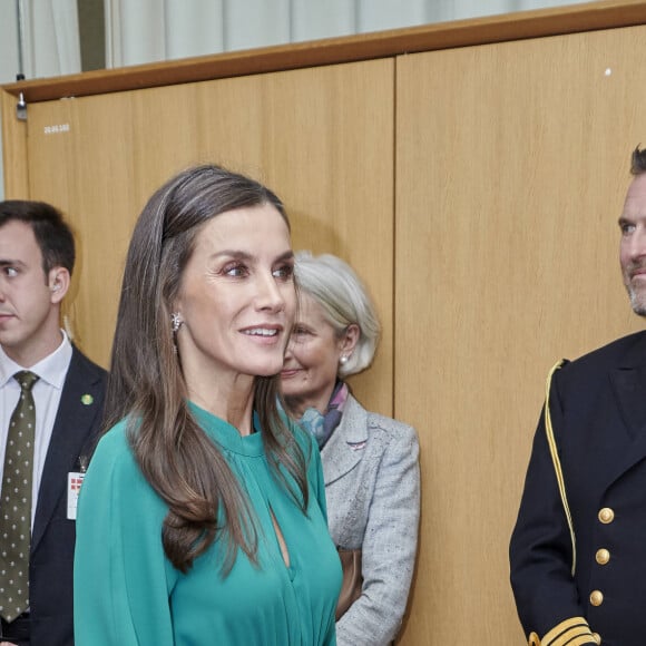 La reine Letizia d'Espagne avec la princesse Mary de Danemark lors d'une visite à l'hôpital Mary Elizabeth, futur hôpital de l'hôpital royal pour enfants de Copenhague, le 7 novembre 2023. 