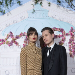 Clara Luciani et Alex Kapranos - Photocall du 40ème Gala de Charité AROP (Association pour le Rayonnement de l'Opéra de Paris) à l'Opera Garnier à Paris le 27 février 2020. © Pierre Perusseau/Bestimage