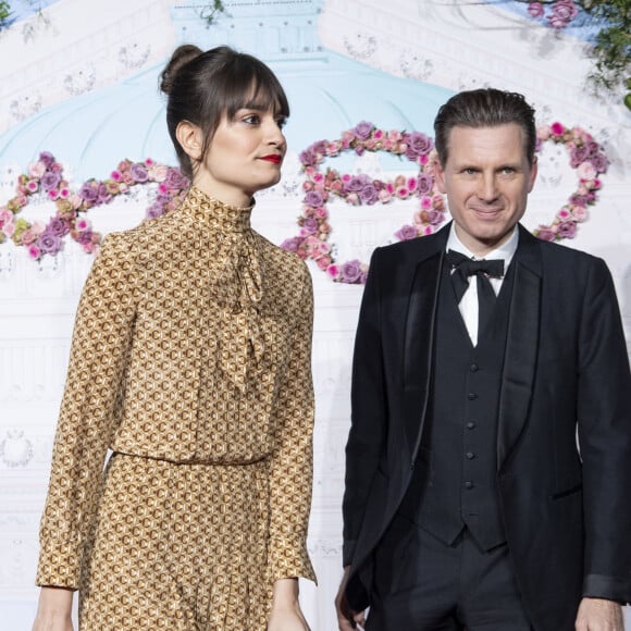 Le père du bébé est Alex Kapranos
Clara Luciani et Alex Kapranos - Photocall du 40ème Gala de Charité AROP (Association pour le Rayonnement de l'Opéra de Paris) à l'Opera Garnier à Paris le 27 février 2020. © Pierre Perusseau/Bestimage