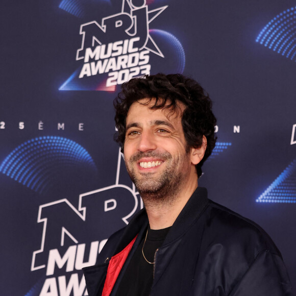 Max Boublil au photocall de la 25ème cérémonie des "NRJ Music Awards (NMA)" au palais des Festivals et des Congrès de Cannes, France, le 10 novembre 2023. © Dominique Jacovides/Bestimage