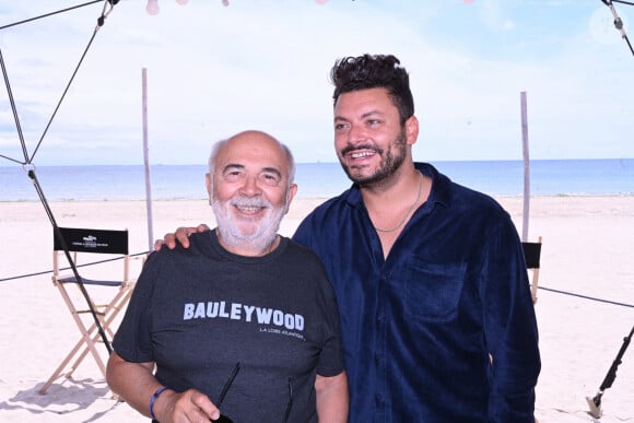 Gérard Jugnot et Kev Adams lors du Festival du Cinéma & Musique de Film à La Baule, France, le 30 juin 2023. © Rachid Bellak/Bestimage 
