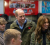 Et elle a retrouvé sa complicité avec le prince William. 
Le prince William, prince de Galles, et Catherine (Kate) Middleton, princesse de Galles, visitent Outfit Moray, une organisation caritative primée à Moray (Ecosse), le 2 novembre 2023. 