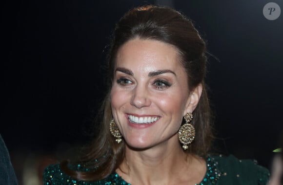 Kate Middleton était toute scintillante pour l'anniversaire de Charles III. 
Catherine Kate Middleton - Le duc et la duchesse de Cambridge lors d'une réception offerte par le haut commissaire britannique à Islamabad, Pakistan. 