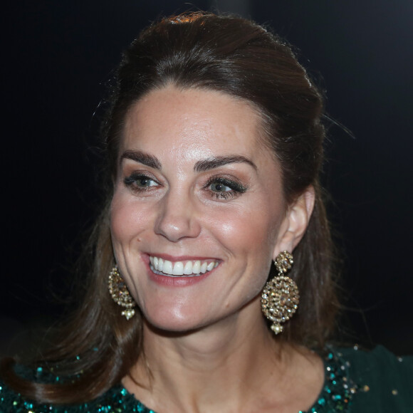 Kate Middleton était toute scintillante pour l'anniversaire de Charles III. 
Catherine Kate Middleton - Le duc et la duchesse de Cambridge lors d'une réception offerte par le haut commissaire britannique à Islamabad, Pakistan. 
