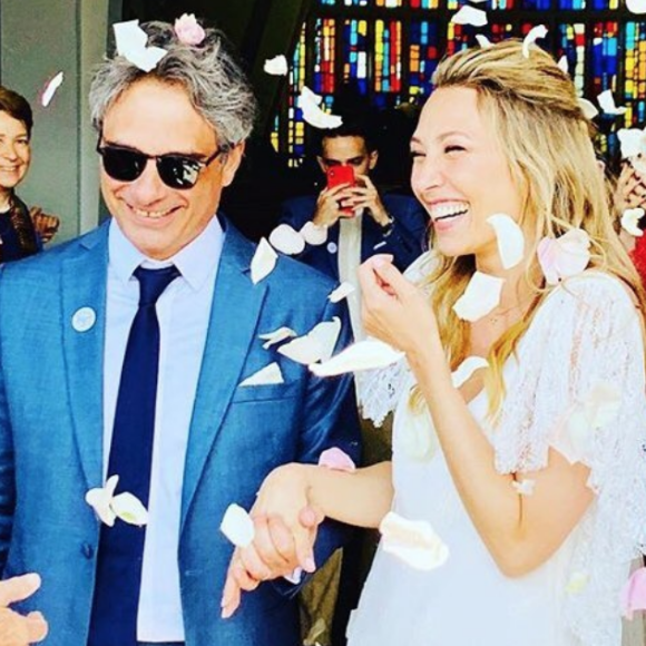 Elle s'est mariée à Raphaël Lancrey-Javal, et est devenue mère avec lui d'un petit Léo.
Mariage de Laura Smet. Juin 2019.