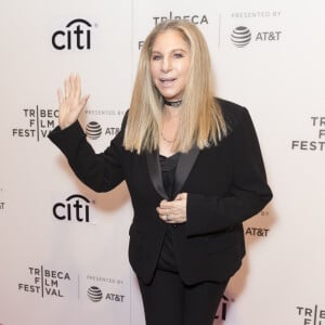 Le tennisman est plus jeune qu'elle de 28 ans
 
Barbra Streisand à la soirée Tribeca Talks Storytellers lors du Festival du Film de Tribeca à New York, le 29 avril 2017