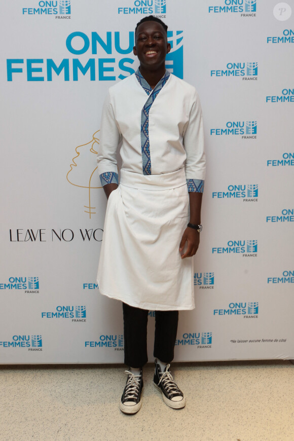 Le chef cuisinier Mory Sacko - Dîner de gala du 10ème anniversaire de l'association "ONU Femmes France" au Pavillon Vendôme à Paris, France, le 15 novembre 2023. © Christophe Clovis / Bestimage 