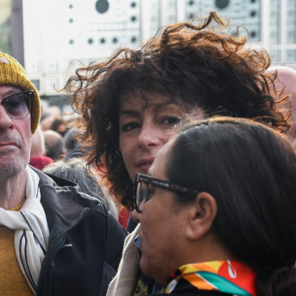 Jacques Audiard - Les célébrités participent à la marche silencieuse pour la paix au Proche-Orient, entre l'Institut du monde arabe et le musée d'art et d'histoire du judaïsme à Paris, le 19 novembre 2023. A l'appel d'un collectif de 600 personnalités du monde de la culture, plusieurs milliers de personnes ont rejoint le cortège. © Lionel Urman / Bestimage