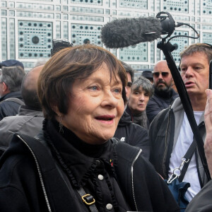 Macha Méril - Les célébrités participent à la marche silencieuse pour la paix au Proche-Orient, entre l'Institut du monde arabe et le musée d'art et d'histoire du judaïsme à Paris, le 19 novembre 2023. A l'appel d'un collectif de 600 personnalités du monde de la culture, plusieurs milliers de personnes ont rejoint le cortège. © Lionel Urman / Bestimage