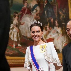 La princesse de Galles était de la partie, jouant son rôle à merveille et en portant une tiare somptueuse
Kate Middleton, princesse de Galles, avec Choo Kyung-ho - Dîner d'Etat en l'honneur du président sud-coréen à Londres, au Buckingham Palace le 21 novembre 2023 © Yui Mok/PA Wire/ABACAPRESS.COM