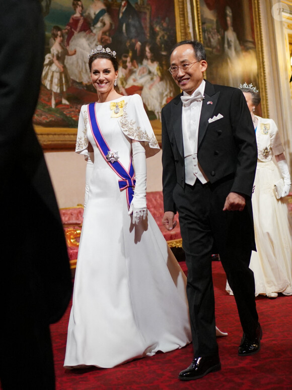 La princesse de Galles était de la partie, jouant son rôle à merveille et en portant une tiare somptueuse
Kate Middleton, princesse de Galles, avec Choo Kyung-ho - Dîner d'Etat en l'honneur du président sud-coréen à Londres, au Buckingham Palace le 21 novembre 2023 © Yui Mok/PA Wire/ABACAPRESS.COM