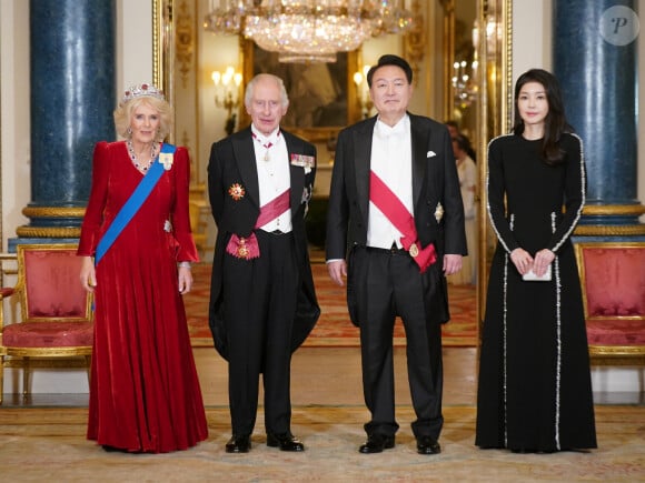 La reine Camilla, le roi Charles III, le président de Corée du sud Yoon Suk Yeol et sa femme Kim Keon Hee - Dîner d'Etat en l'honneur du président sud-coréen à Londres, au Buckingham Palace le 21 novembre 2023