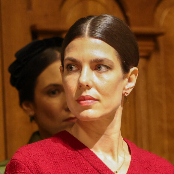 Charlotte Casiraghi - La famille princière monégasque assiste à la messe d'action de grâce avec Te Deum lors de la la fête nationale de Monaco, en la cathédrale Notre-Dame Immaculée, le 19 novembre 2023. © Jean-Charles Vinaj / Pool Monaco / Bestimage