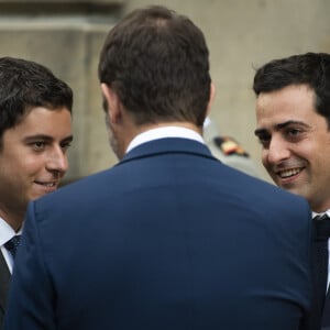 Stéphane Séjourné et Gabriel Attal se sont rencontrés au début de l'année 2015 lors d'une réunion de travail.
Christophe Castaner, Stéphane Séjourné et Gabriel Attal lors du discours aux armées d'Emmanuel Macron à l'Hôtel de Brienne. Paris, le 13 juillet 2019. @ Eliot Blondet/Pool/Bestimage