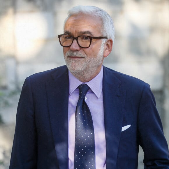 Pascal Praud - Obsèques du journaliste Jean-Pierre Elkabbach au cimetière du Montparnasse dans le 14ème arrondissement de Paris, France, le 6 octobre 2023. © Christophe Clovis/Bestimage