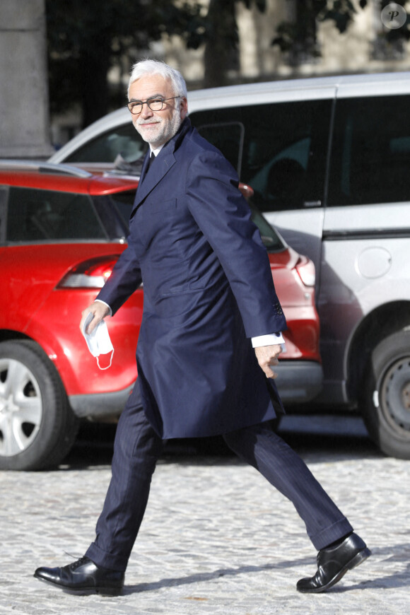 Pascal Praud - Obsèques d'Etienne Mougeotte en l'église Saint-François-Xavier à Paris. Le 13 octobre 2021 © Jacovides-Clovis / Bestimage