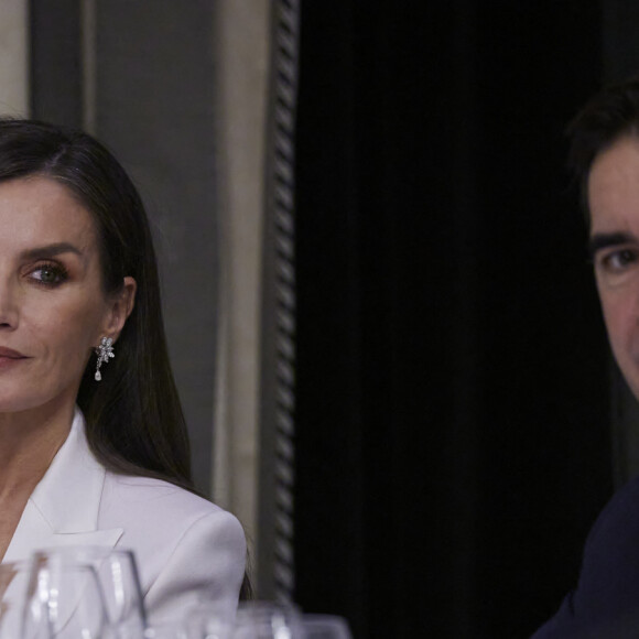 La reine Letizia d'Espagne lors de la soirée de remise du Prix de journalisme "Francisco Cerecedo" au Westin Palace Hotel à Madrid le 27 novembre 2023.