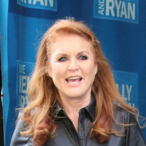 Sarah Ferguson est en promotion pour son livre "A Most Intriguing Lady: A Novel" sur le plateau de l'émission Live with Kelly & Ryan à New York le 7 mars 2023.