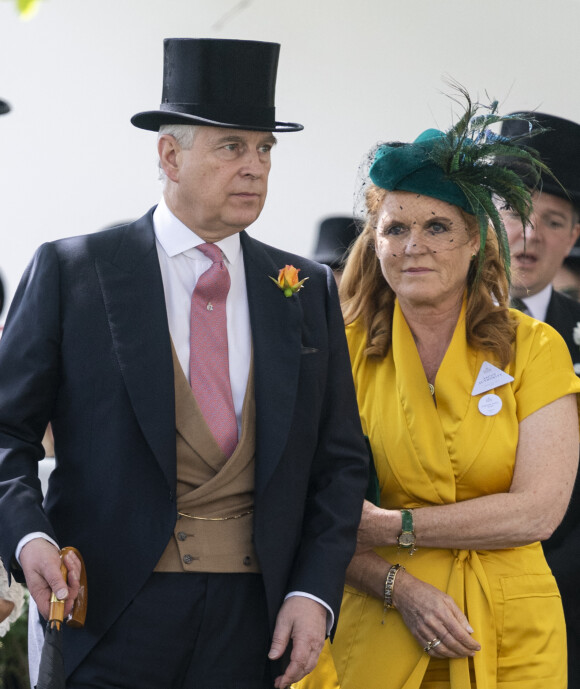 Le prince Andrew, duc d'York, Sarah Ferguson lors des courses de chevaux à Ascot.