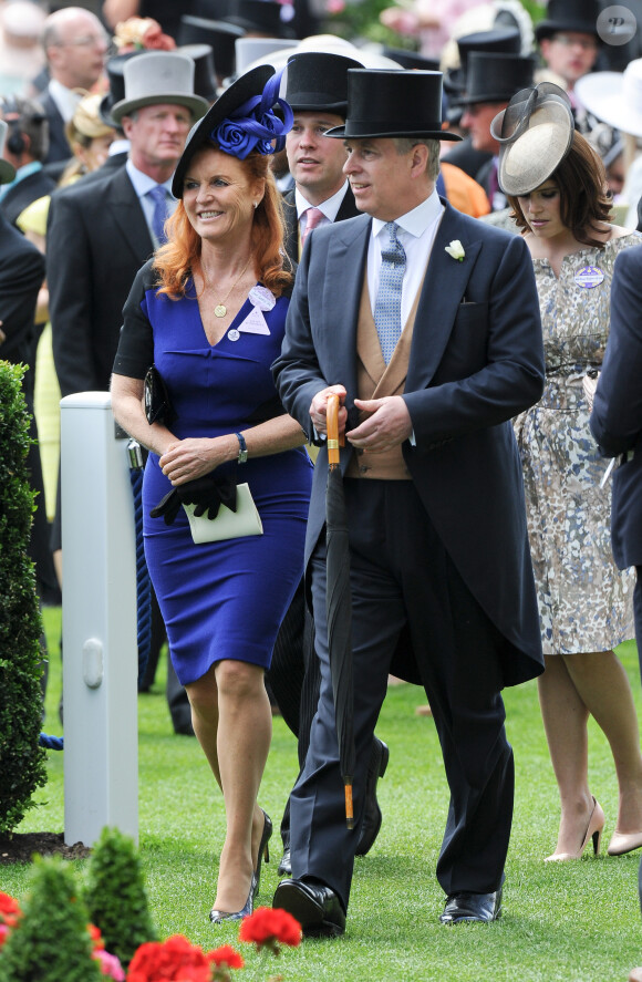 "Mes filles ont tout particulièrement été affectées par cette maladie. Elles voulaient juste que tout se passe bien et ont été incroyables, en terme de visites et de soutien."
Sarah Ferguson et le prince Andrew, duc d'York - La famille royale arrive aux courses du Royal Ascot 2015 le 19 juin 2015.