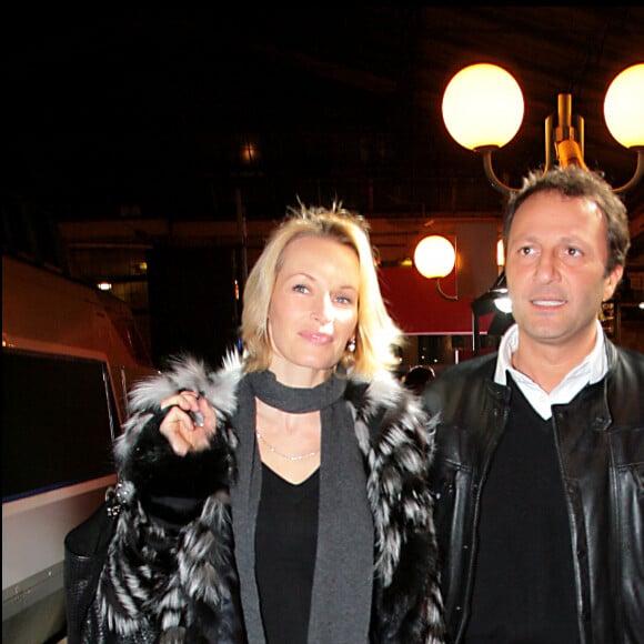 Arthur et Estelle Lefébure - Départ vers Lille depuis Paris en TGV - Avant-première du film "Bienvenue chez les Ch'tis" au cinéma UGC Ciné Cité Lille le 18 février 2008