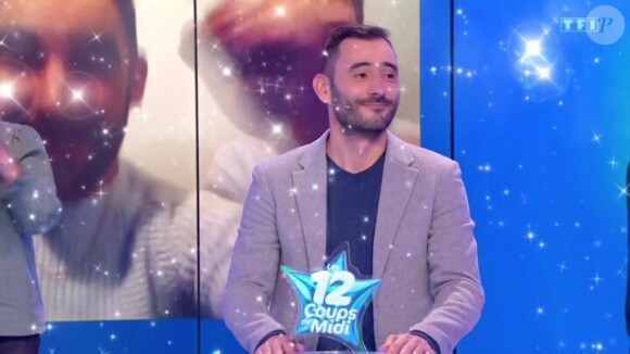 Nicolas a par la suite fait le show dans "Les 12 Coups de midi", récoltant 132 468 euros de cadeaux et de gains.
Nicolas, ancien maître de midi dans "Les 12 Coups de midi" sur TF1.