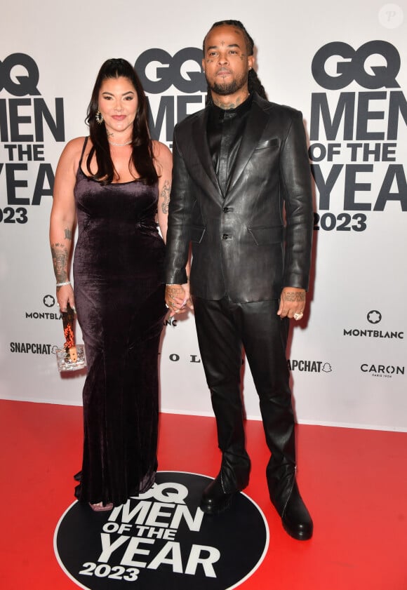 Le chanteur Kalash et sa compagne Clara Kata - Photocall de la soirée GQ Men of the Year Awards 2023 à l'hôtel Shangri-La à Paris le 30 novembre 2023. © Veeren/Bestimage