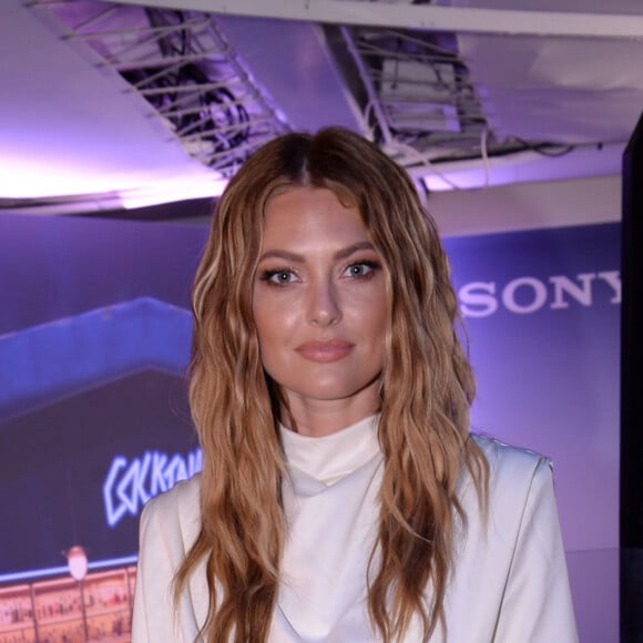 Caroline Receveur à la soirée "Orange" sur la plage de l'hôtel Majestic lors du 72ème Festival International du Film de Cannes, le 18 mai 2019. © Rachid Bellak/Bestimage 