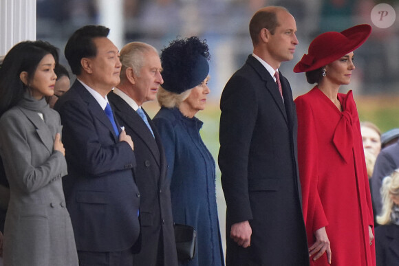 Le président de la Corée du Sud, Yoon Suk Yeol, et sa femme Kim Keon Hee, Le roi Charles III d'Angleterre et Camilla Parker Bowles, reine consort d'Angleterre, Le prince William, prince de Galles, et Catherine (Kate) Middleton, princesse de Galles, - Cérémonie de bienvenue du président de la Corée du Sud à Horse Guards Parade à Londres, le 21 novembre 2023. 