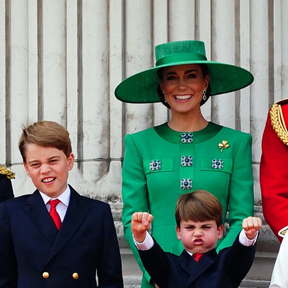 La princesse Anne, le prince George, le prince Louis, la princesse Charlotte, Kate Catherine Middleton, princesse de Galles, le prince William de Galles - La famille royale d'Angleterre sur le balcon du palais de Buckingham lors du défilé "Trooping the Colour" à Londres. Le 17 juin 2023 