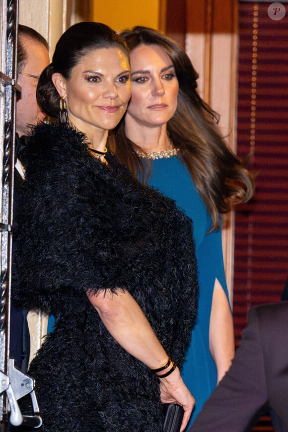 Kate Middleton et Victoria de Suède - Prince William and Kate Middleton, Princesse de Galles, ont assisté au Royal Variety Performance au Royal Albert Hall de Londres avec le prince Daniel et la princesse Victoria de Suède.
