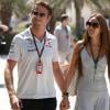 Jenson Button, champion du monde en titre de F1, se détend avec sa compagne Jessica Michibata quelques jours avant le début de la nouvelle saison le 11 mars 2010