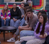 Alors que les évaluations ainsi que les noms des trois nommés ont été révélés lors de la quotidienne, une élève rencontre un souci de taille.
Les élèves de la "Star Academy"