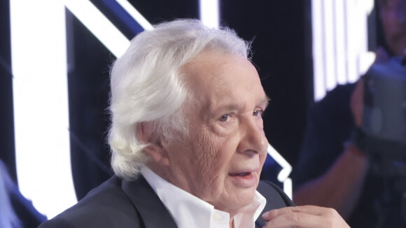 Michel Sardou malade et obligé d'annuler des concerts, le chanteur donne enfin de ses nouvelles !