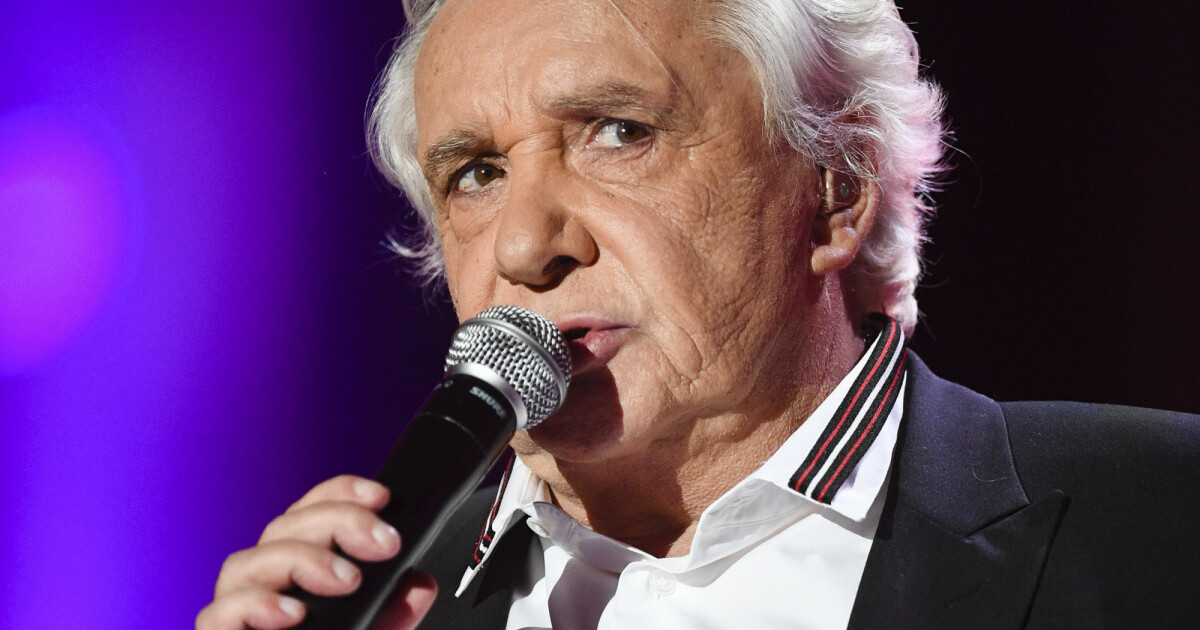 Michel Sardou malade : le chanteur annule encore des concerts de sa tournée  et révèle de quoi il souffre 