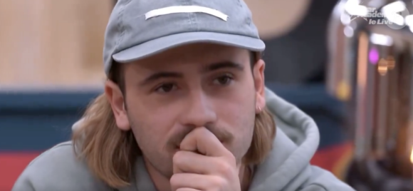 Pierre lors de son débrief avec Cécile Chaduteau et Slimane dans la "Star Academy", TF1