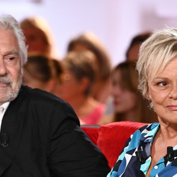 Un spectacle dans lequel il donne la réplique à Muriel Robin
Exclusif - Pierre Arditi et Muriel Robin - Enregistrement de l'émission "Vivement dimanche" au studio Gabriel, présentée par M.Drucker, diffusée sur France 3 le 17 septembre 2023. © Guillaume Gaffiot / Bestimage