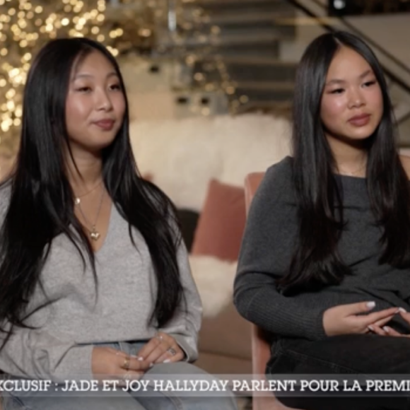 Jade et Joy Hallyday interviewées par Audrey Crespo-Mara dans Sept à huit, sur TF1, dimanche 10 décembre 2023.