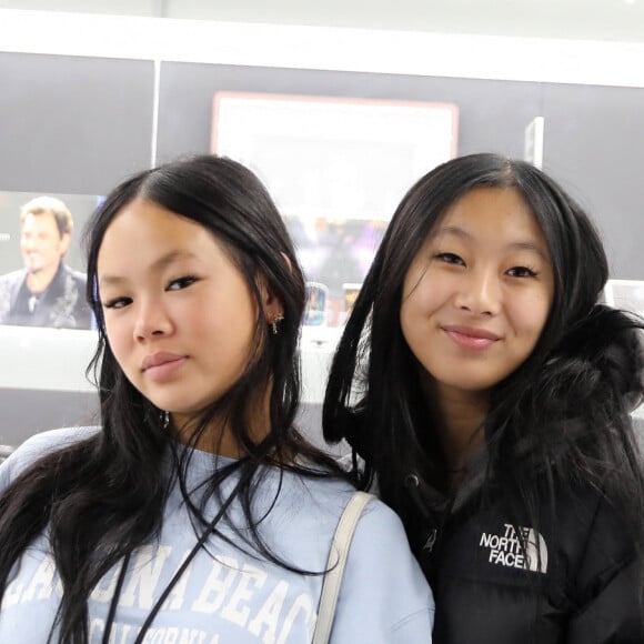 Les deux filles de Laeticia Hallyday ont accordé une rare interview à l'émission Sept à huit sur TF1
Exclusif - Les filles de L.Hallyday, Joy et Jade - L.Hallyday et ses proches visitent l'exposition Johnny Hallyday à Bruxelles Expo le 18 décembre 2022. © Dominique Jacovides / Bestimage 