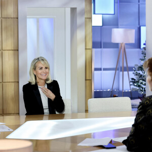 Exclusif - Laeticia Hallyday lors de l'enregistrement de l'émission de télévision "C L'Hebdo" sur France 5 Spéciale Johnny Hallyday diffusée le 16 décembre et présentée par A.Casse à Paris, France, le 22 novembre 2023. Laeticia Hallyday était invitée pour parler de l'exposition qui ouvrira ses portes le 22 décembre à Paris Expo Porte de Versailles. © Dominique Jacovides/Bestimage 