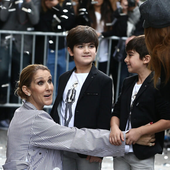 Céline Dion a vécu une année 2023 particulièrement difficile
Eddy et Nelson Angélil - Céline Dion quitte l'hôtel Royal Monceau avec ses enfants et prend un jet privé au Bourget.