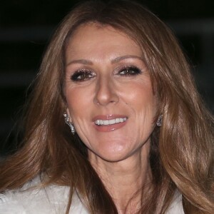 Celine Dion quitte son hotel pour se rendre sur le plateau de l'emission TV "Vivement Dimanche" a Paris. Le 13 novembre 2013 