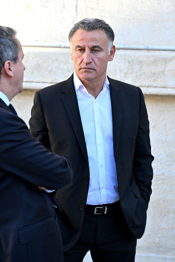 Christophe Galtier, l'ancien entraîneur de l'OGC Nice, accompagné par ses avocats, Maîtres Sébastien Schapira et Olivier Martin, comparaît devant le tribunal correctionnel de Nice, le 15 décembre 2023. Il est pousuivi pour des faits de "harcèlement moral" et de "discrimination" suite à des propos racistes qu'il aurait tenus entre 2021 et 2022. Il encourt jusqu'à trois ans de prison et 45.000 d'amende. © Bruno Bebert/Bestimage 