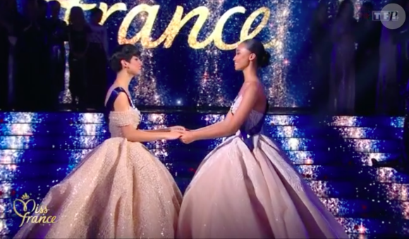 "Je pense qu'il me faudrait un peu plus de temps pour prendre conscience de l'écharpe"
Capture de l'élection de Miss France 2024 diffusée sur TF1 le samedi 16 décembre 2023