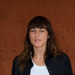 Juliette Armanet au village lors des Internationaux de France de tennis de Roland Garros 2023, à Paris, France, le 6 juin 2023. © Jacovides-Moreau/Bestimage 