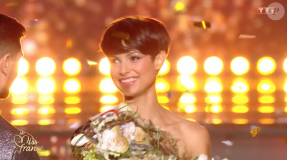 Miss Nord-Pas-de-Calais, Eve Gilles, est élue Miss France 2024.